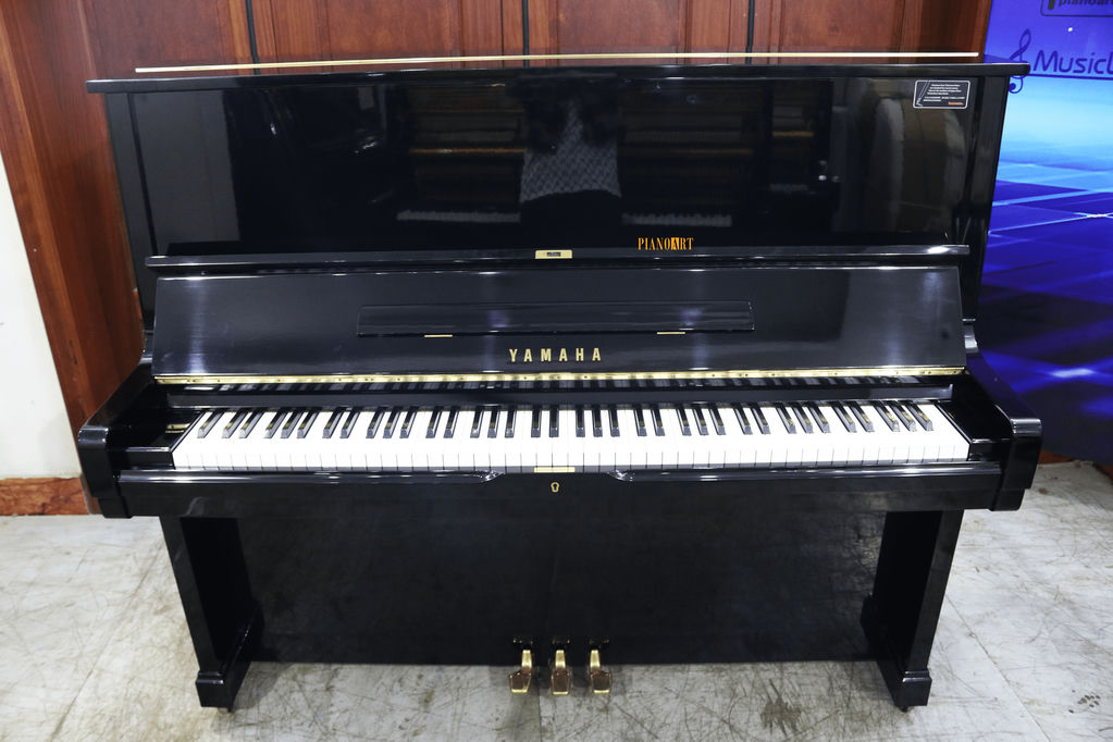 YAMAHA U2H No.1553029